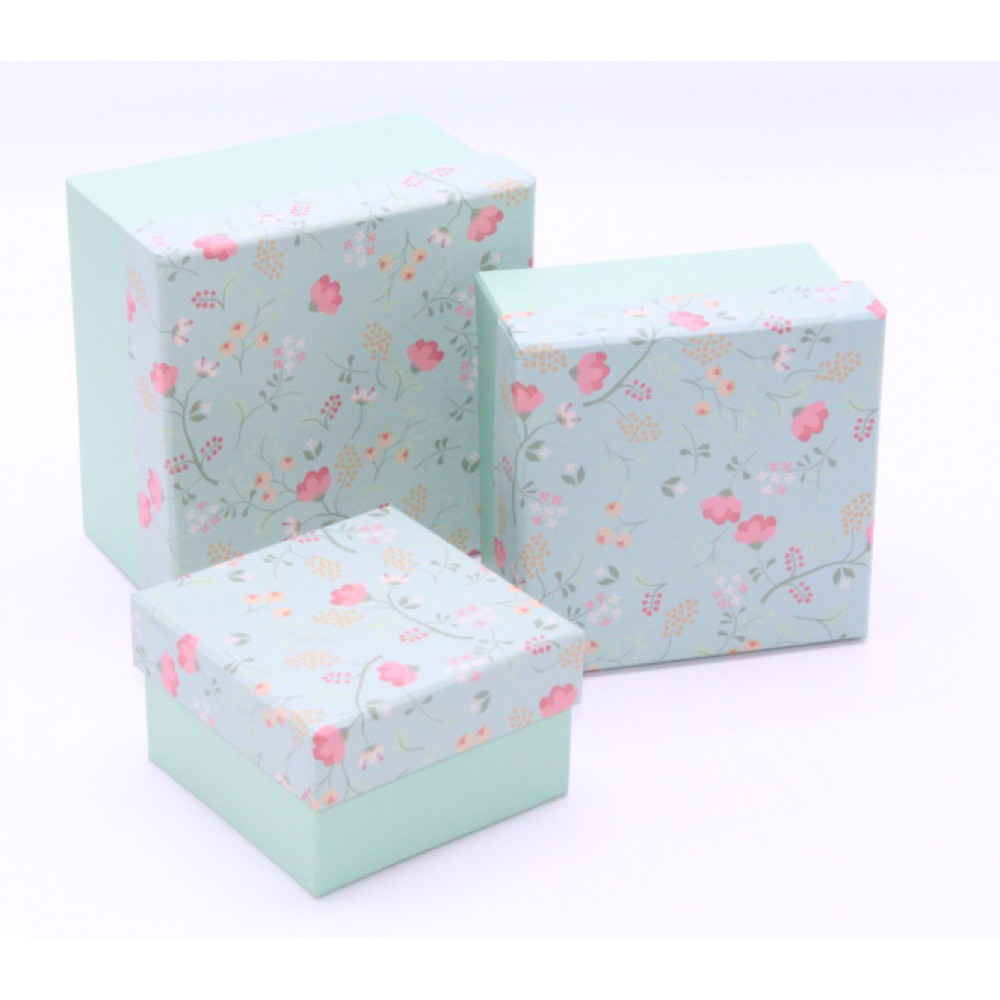 Նվերի տուփ 3հ-ոց քառանկյուն փոքր /L.13.2x13.2x7.8սմ